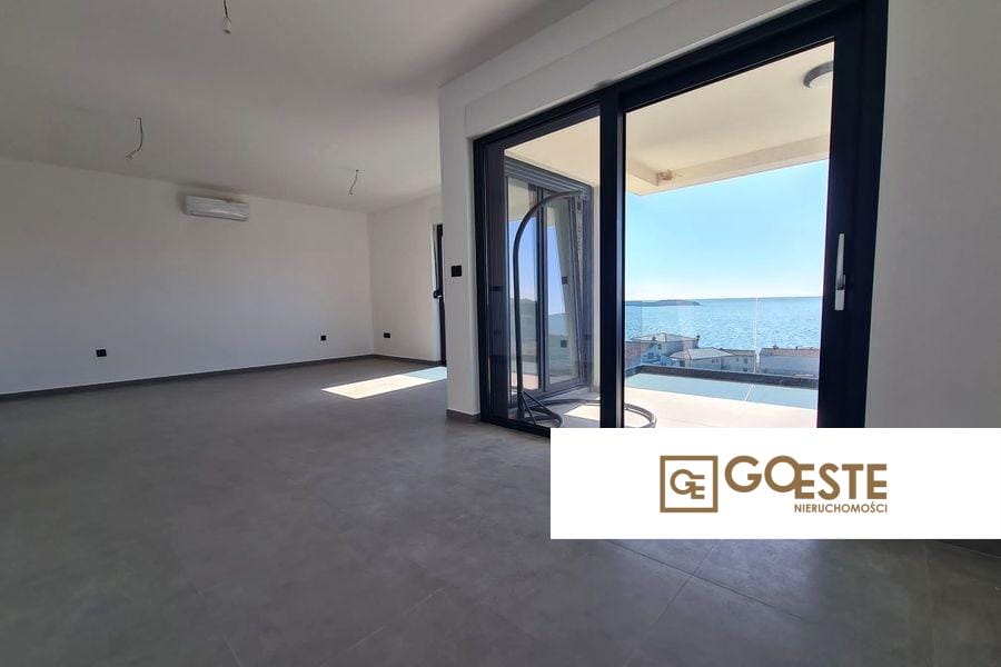 Apartament z otwartym widokiem na morze - REF ID: 2022/358 w Rogoźnica Chorwacja Rogoznica Apartment With Open Sea View For Sale