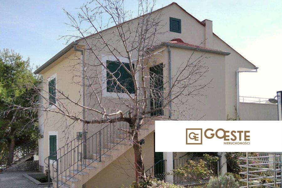Dom z widokiem na morze - REF ID: 2030/01 w Trogir Chorwacja Trogir House With Sea View For Sale