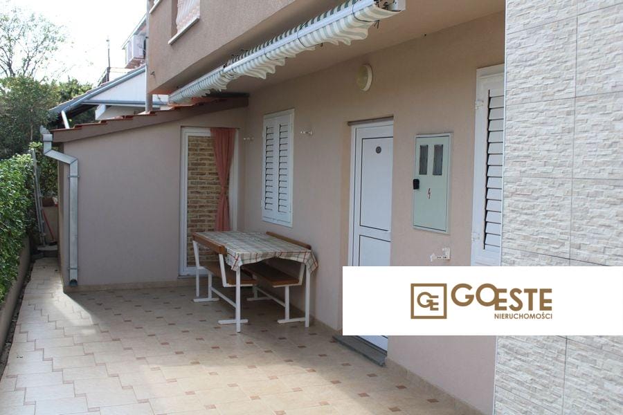 Dom z apartamentami - REF ID: 2037/17 w Trogir Chorwacja Near Trogir Apartment House For Sale