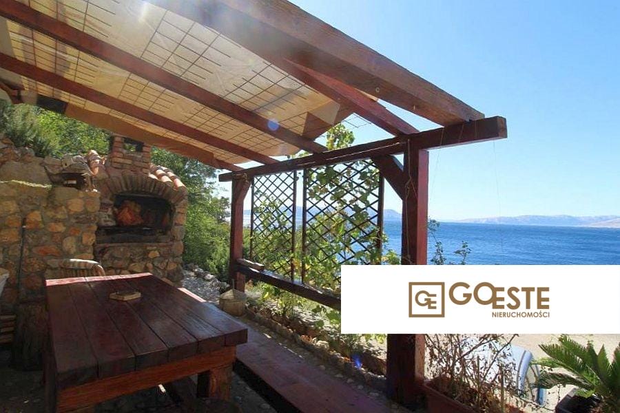 Dom z apartamentami w pierwszym rzędzie do morza - REF ID: 5242/30 w Senj Chorwacja Senj Apartment House First Row To The Sea For Sale
