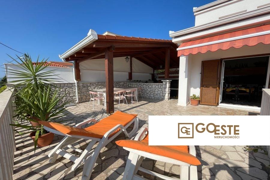 Przestronny dom w drugim rzędzie do morza - REF ID: 2035/78 w Trogir Chorwacja Trogir Spacious House In The Second Row To The Sea For Sale