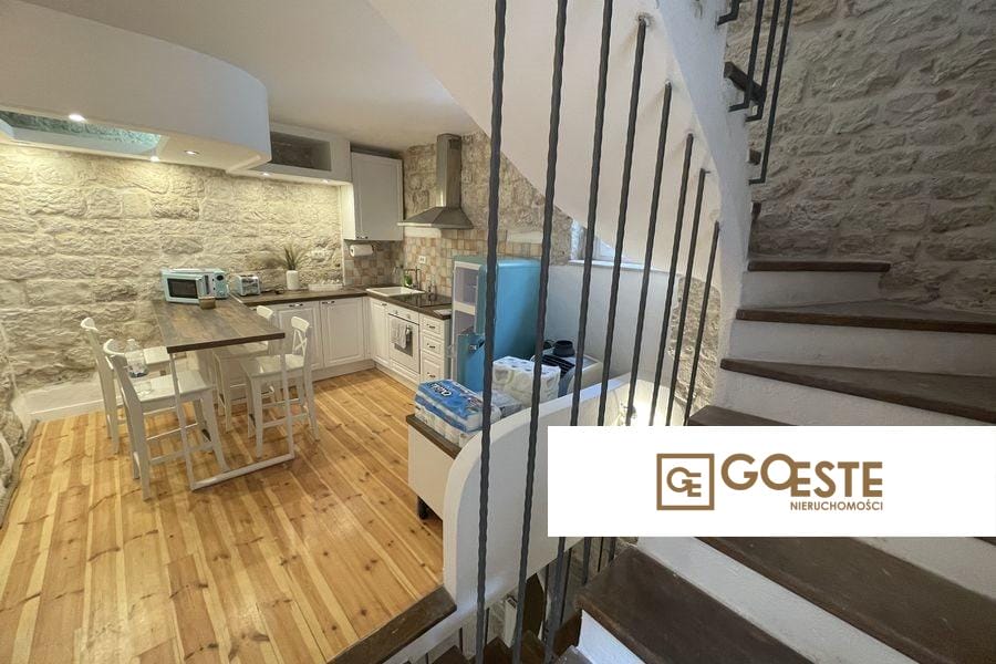 Kamienny dom w centrum - REF ID: 5114/30 w Trogir Chorwacja Trogir Stone House For Sale
