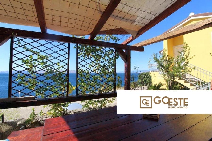 Dom z apartamentami w pierwszym rzędzie do morza - REF ID: 5242/30 w Senj Chorwacja Senj Apartment House First Row To The Sea For Sale