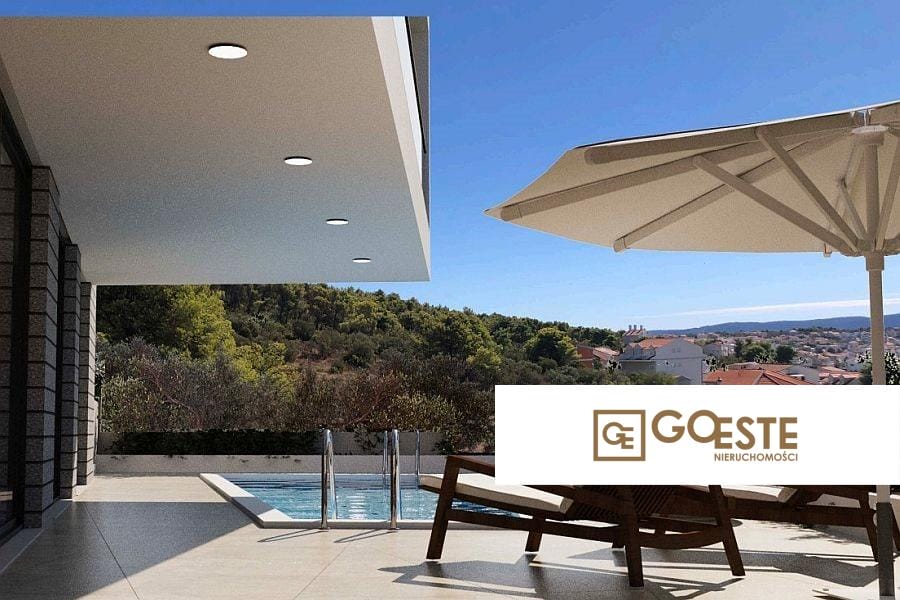 Luksusowa willa z widokiem na morze - REF ID: 2035/132 w Trogir Chorwacja Trogir Luxury Villa With A Sea View