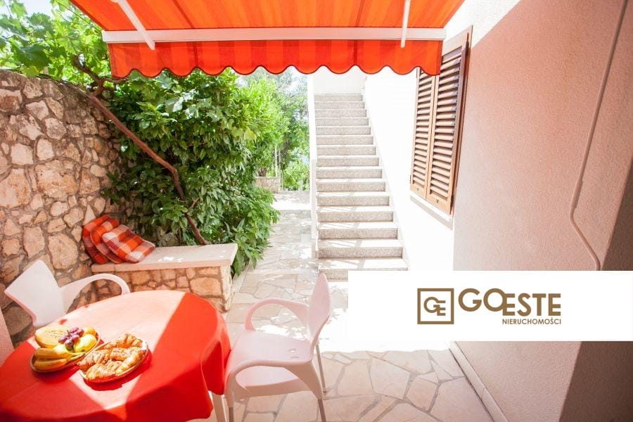 Przestronny dom w drugim rzędzie do morza - REF ID: 2035/78 w Trogir Chorwacja Trogir Spacious House In The Second Row To The Sea For Sale