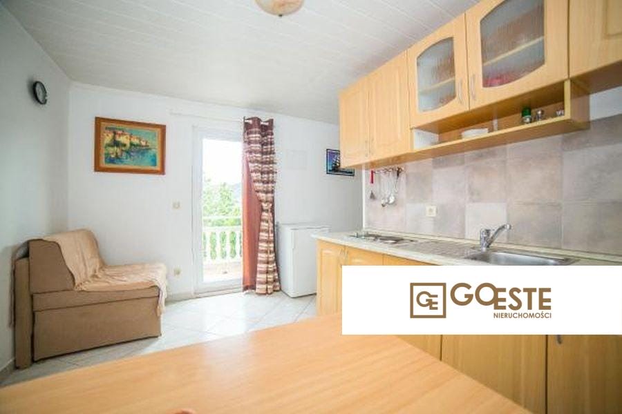 Dom z apartamentami - REF ID: 2037/17 w Trogir Chorwacja Near Trogir Apartment House For Sale