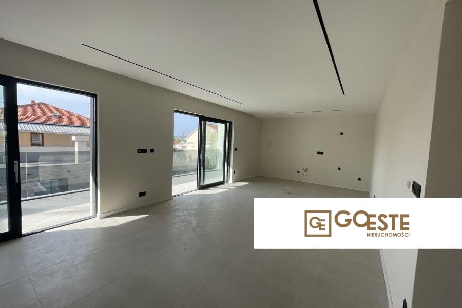 Nowo wybudowana willa z basenem - REF ID: 2035/116 w Trogir Chorwacja Trogir House With Pool For Sale