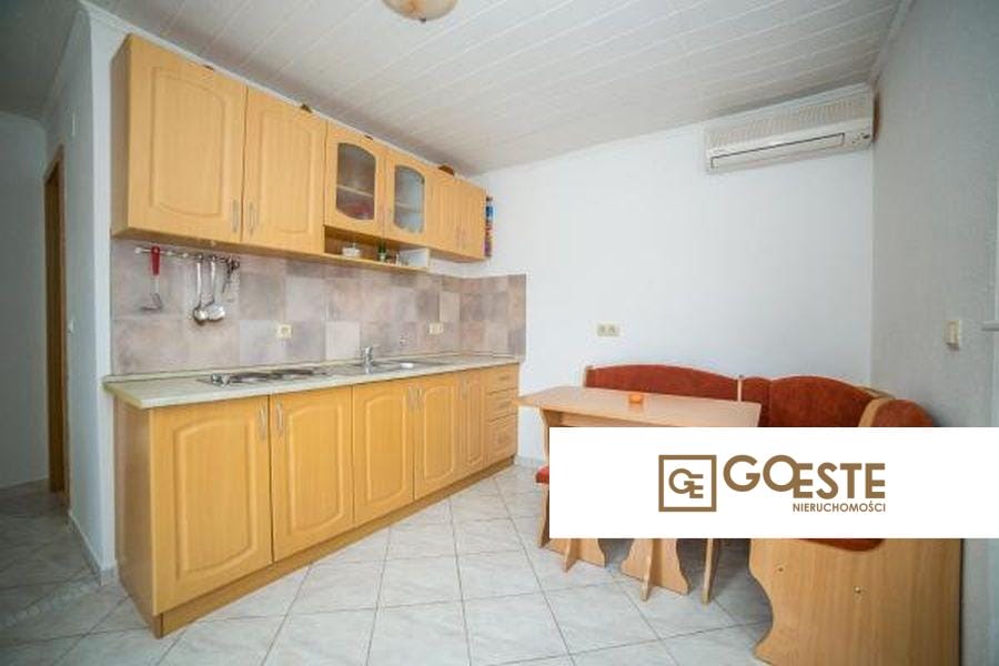 Dom z apartamentami - REF ID: 2037/17 w Trogir Chorwacja Near Trogir Apartment House For Sale