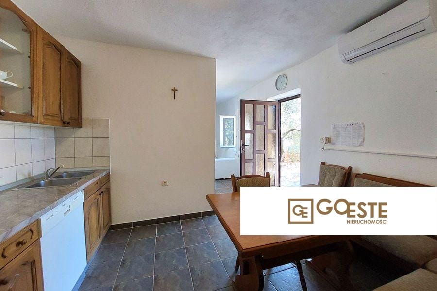 Dom apartamentowy z widokiem na morze - REF ID: 2029/35 w Rogoźnica Chorwacja Near Rogoznica Apartment House With Sea View For Sale