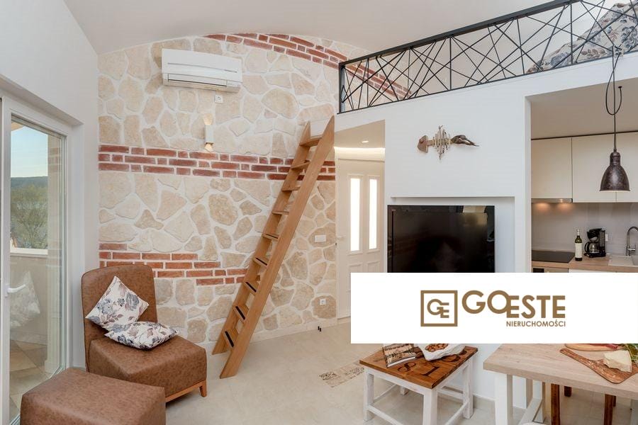 Dom wolnostojący z widokiem na morze - REF ID: 2030/43 w Trogir Chorwacja Trogir House With Sea View For Sale