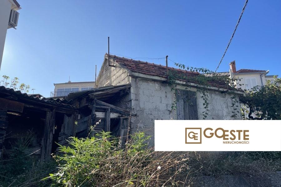 Dom w zabudowie bliźniaczej blisko centrum - REF ID: 2035/118 w Trogir Chorwacja Trogir House Near City Centre For Sale