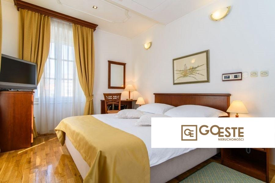 Hotel w pierwszym rzędzie do morza - REF ID: 5191/30 w Trogir Chorwacja Trogir Hotel First Row To The Sea For Sale