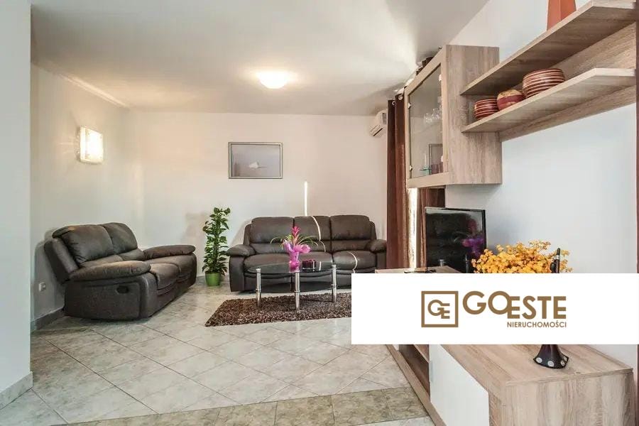Dom apartamentowy blisko morza - REF ID: 5066/30 w Rogoźnica Chorwacja Rogoznica Apartment House Near The Sea For Sale