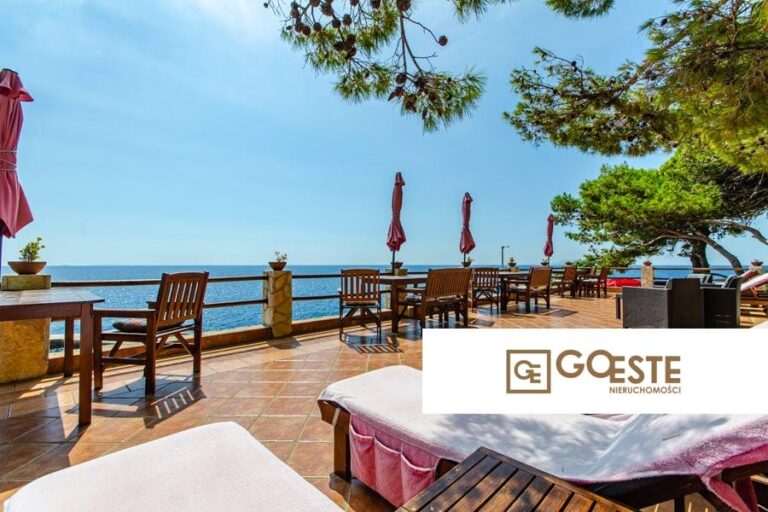 Willa rodzinna z basenem, nabrzeże - REF ID: 2011/21 w Hvar Chorwacja Hvar House Swimming Pool Seafront For Sale