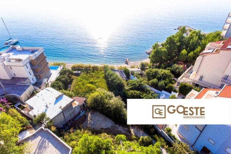 Działka budowlana nad morzem, na sprzedaż - REF ID: 2016/373 w Omis Chorwacja Omis Building Plot Seafront For Sale