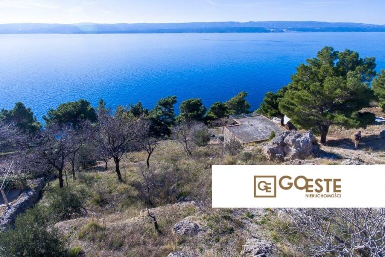Działka budowlana, nad morzem, na sprzedaż - REF ID: 2016/380 w Omis Chorwacja Omis Building Plot First Row For Sale