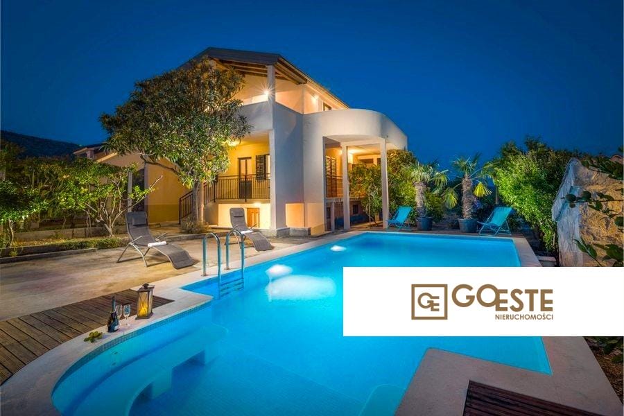 Dalmatyńska posiadłość z basenem i gajem oliwnym - REF ID: 2021/235 w Trogir Chorwacja Trogir Dalmatian Estate For Sale