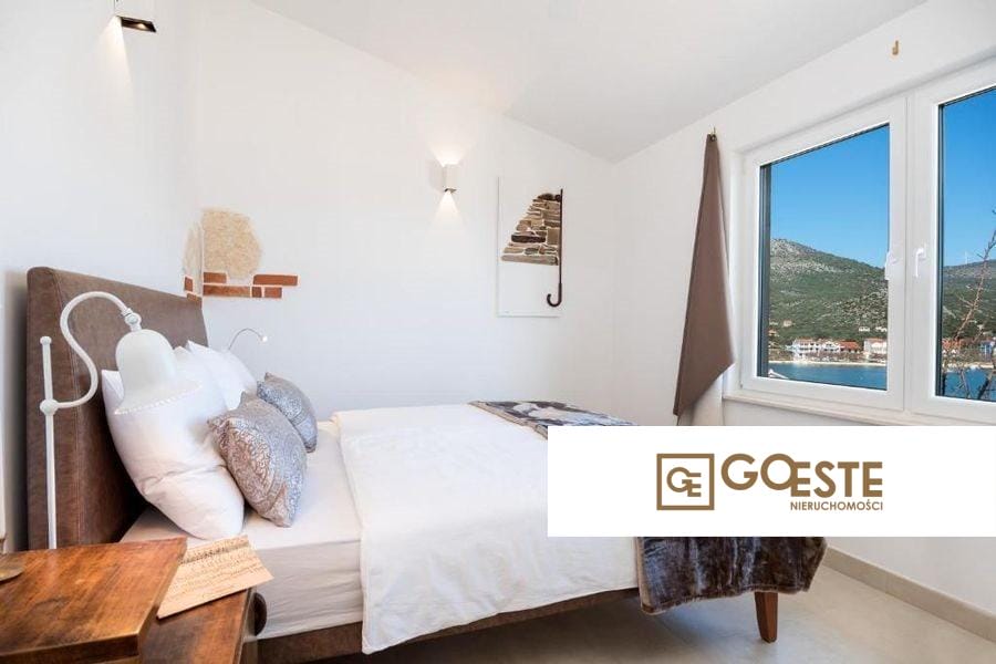 Dom wolnostojący z widokiem na morze - REF ID: 2030/43 w Trogir Chorwacja Trogir House With Sea View For Sale