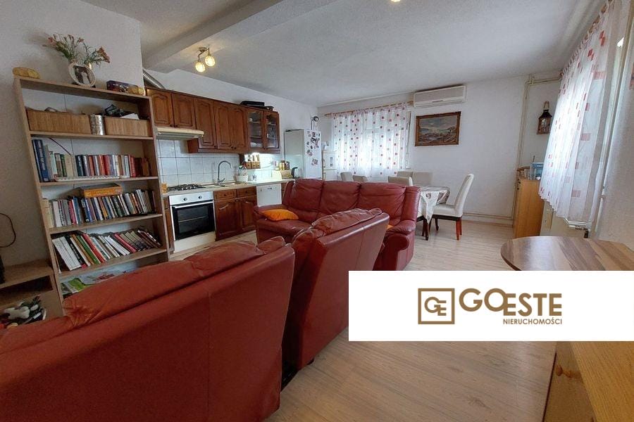 Dom apartamentowy z basenem - REF ID: 5215/30 w Trogir Chorwacja Trogir Apartment House For Sale