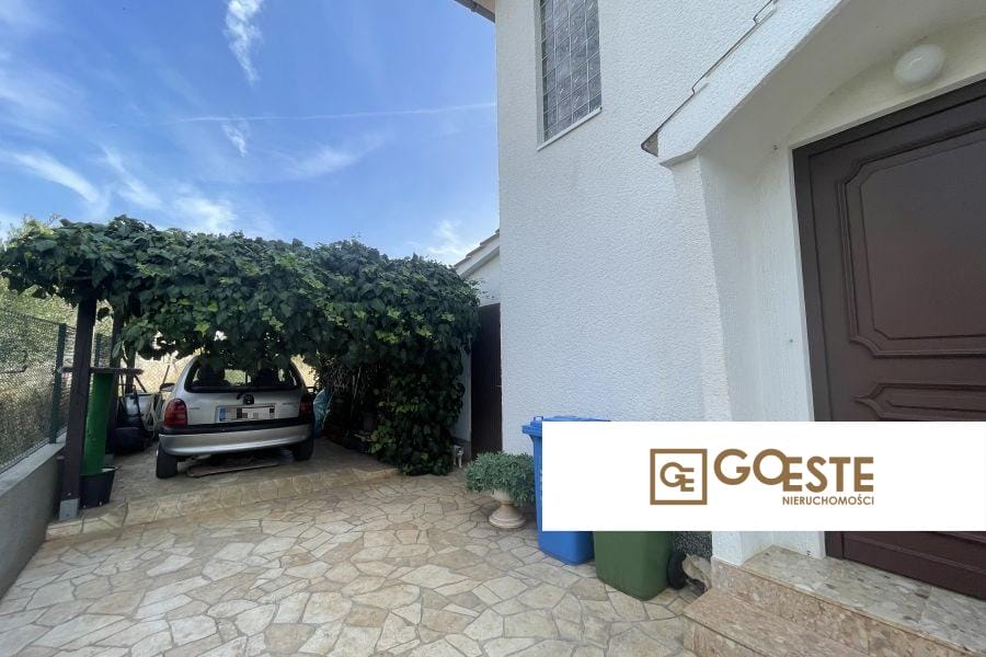 Dom wolnostojący blisko morza - REF ID: 2030/61 w Trogir Chorwacja Vinisce House For Sale
