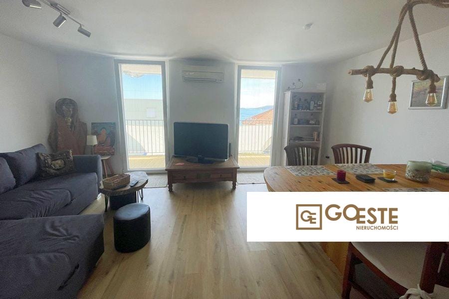 Dom wolnostojący lub bliźniak z widokiem na morze - REF ID: 2035/88 w Trogir Chorwacja Near Trogir Two Houses With Sea View For Sale