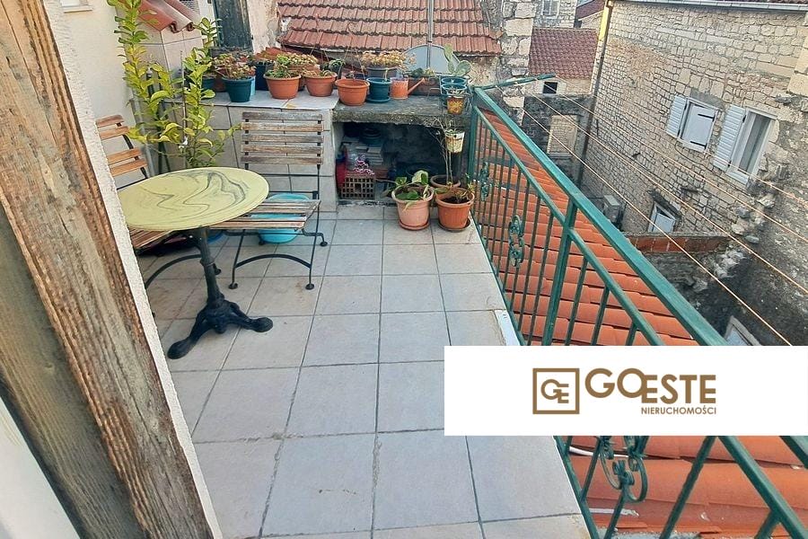 Czteropokojowy apartament w starym centrum - REF ID: 5236/30 w Trogir Chorwacja Trogir Apartment In Old Center For Sale