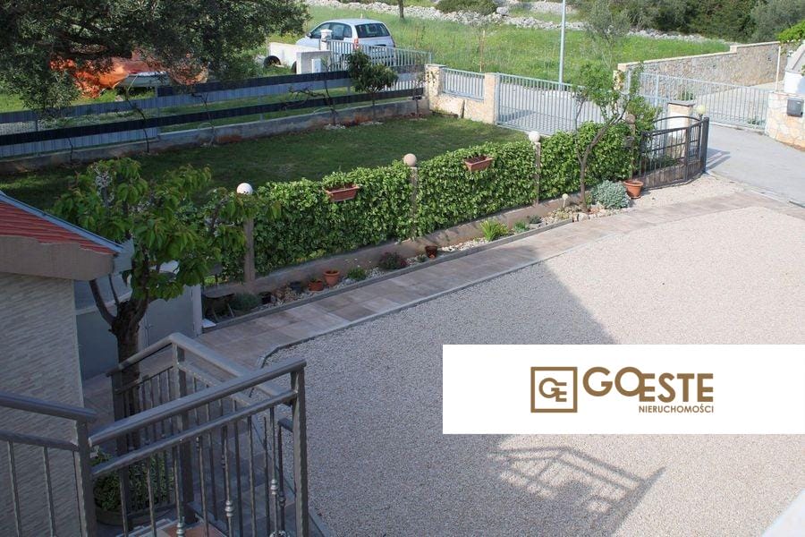 Dom z apartamentami - REF ID: 2037/17 w Trogir Chorwacja Near Trogir Apartment House For Sale
