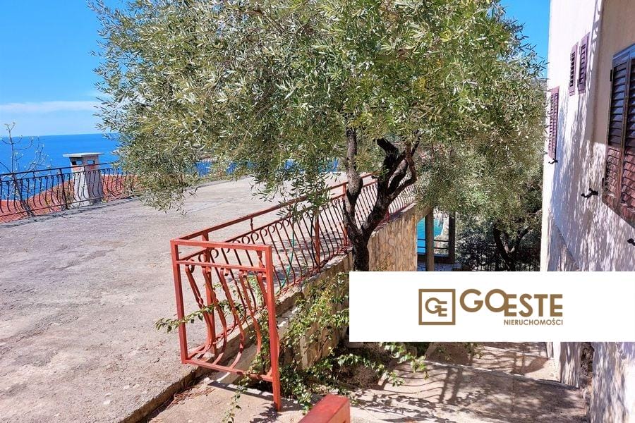 Dom apartamentowy z widokiem na morze - REF ID: 2029/35 w Rogoźnica Chorwacja Near Rogoznica Apartment House With Sea View For Sale