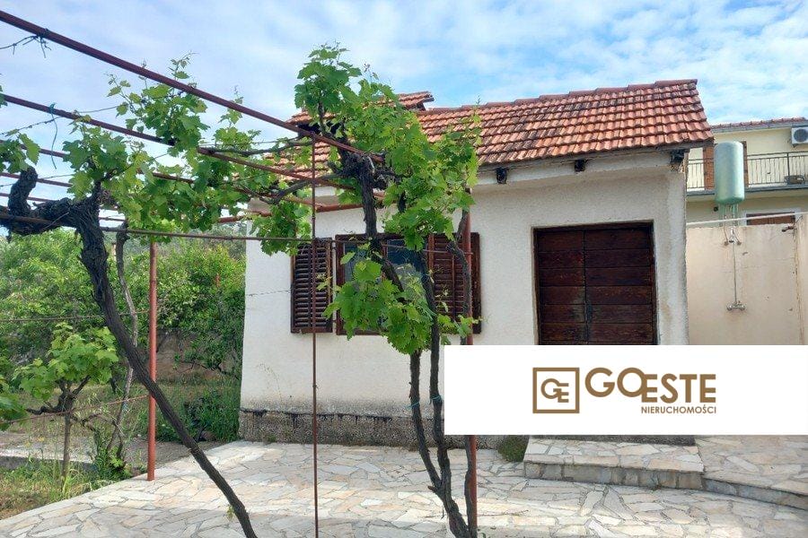 Dom z dużym ogrodem - REF ID: 2031/83 w Trogir Chorwacja Trogir House With Large Garden For Sale