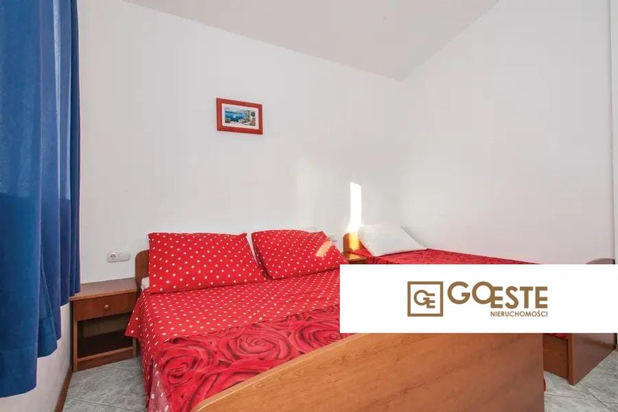 Dom apartamentowy blisko morza - REF ID: 5066/30 w Rogoźnica Chorwacja Rogoznica Apartment House Near The Sea For Sale