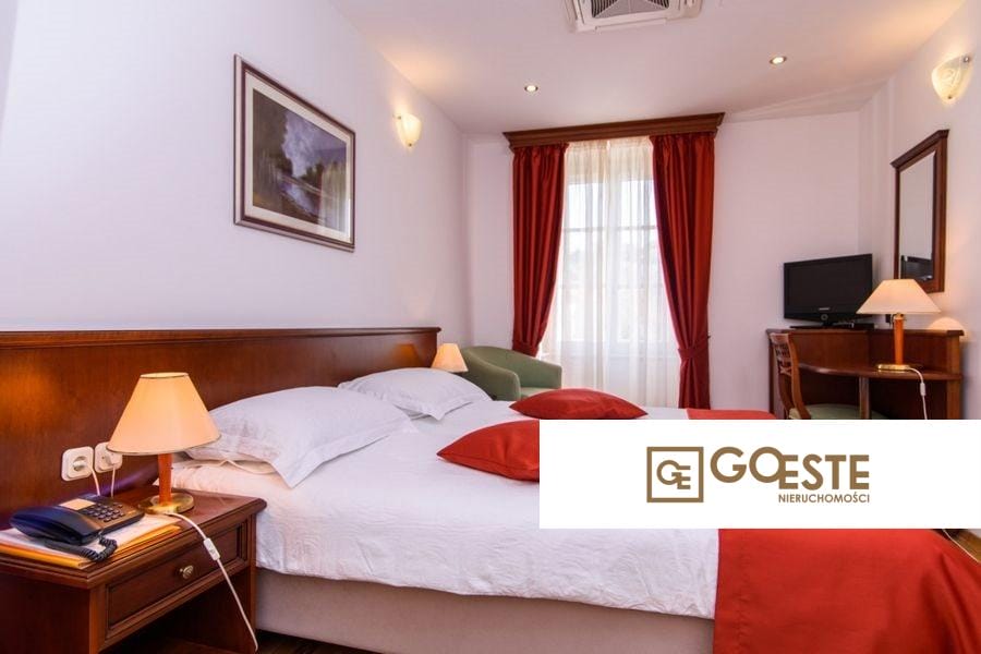 Hotel w pierwszym rzędzie do morza - REF ID: 5191/30 w Trogir Chorwacja Trogir Hotel First Row To The Sea For Sale
