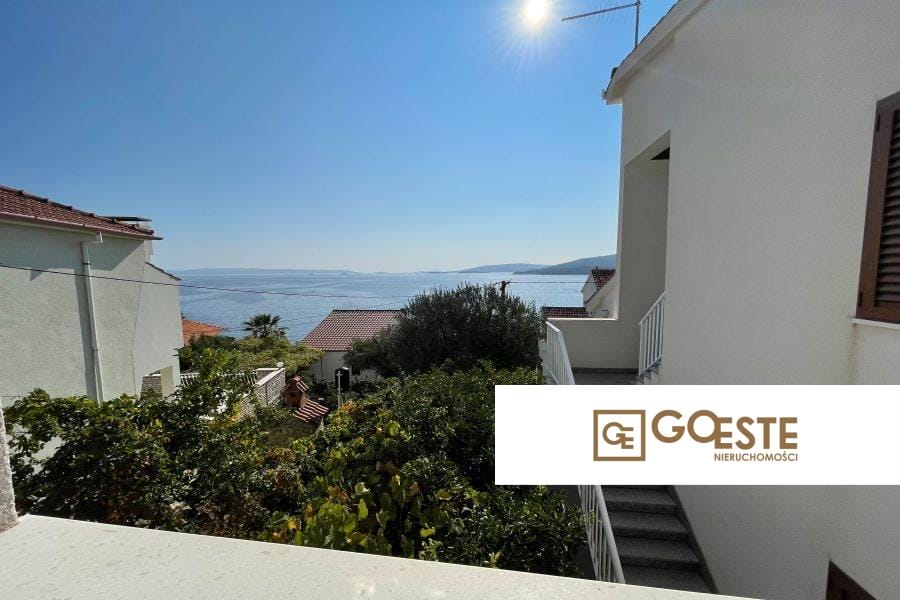 Przestronny dom w drugim rzędzie do morza - REF ID: 2035/78 w Trogir Chorwacja Trogir Spacious House In The Second Row To The Sea For Sale