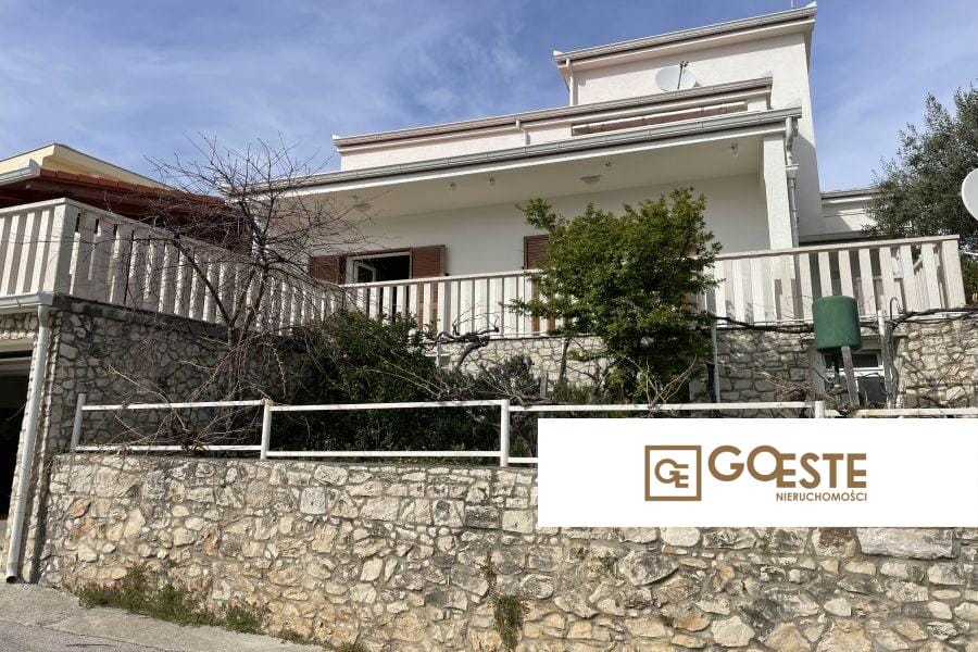 Przestronny dom w drugim rzędzie do morza - REF ID: 2035/78 w Trogir Chorwacja Trogir Spacious House In The Second Row To The Sea For Sale