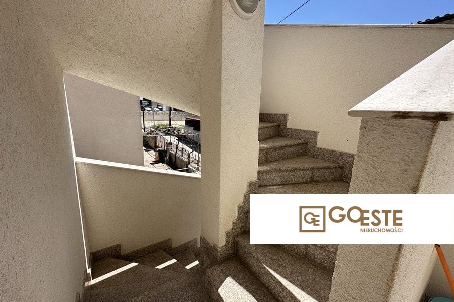 Dom apartamentowy z widokiem na morze - REF ID: 2036/67 w Rogoźnica Chorwacja Rogoznica House For Sale