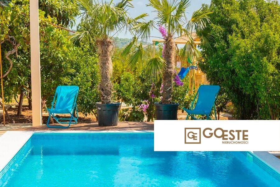Dalmatyńska posiadłość z basenem i gajem oliwnym - REF ID: 2021/235 w Trogir Chorwacja Trogir Dalmatian Estate For Sale