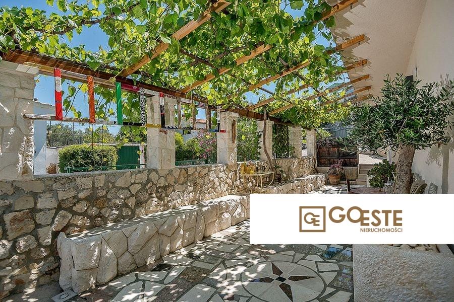 Dom wolnostojący z widokiem na morze - REF ID: 2030/43 w Trogir Chorwacja Trogir House With Sea View For Sale