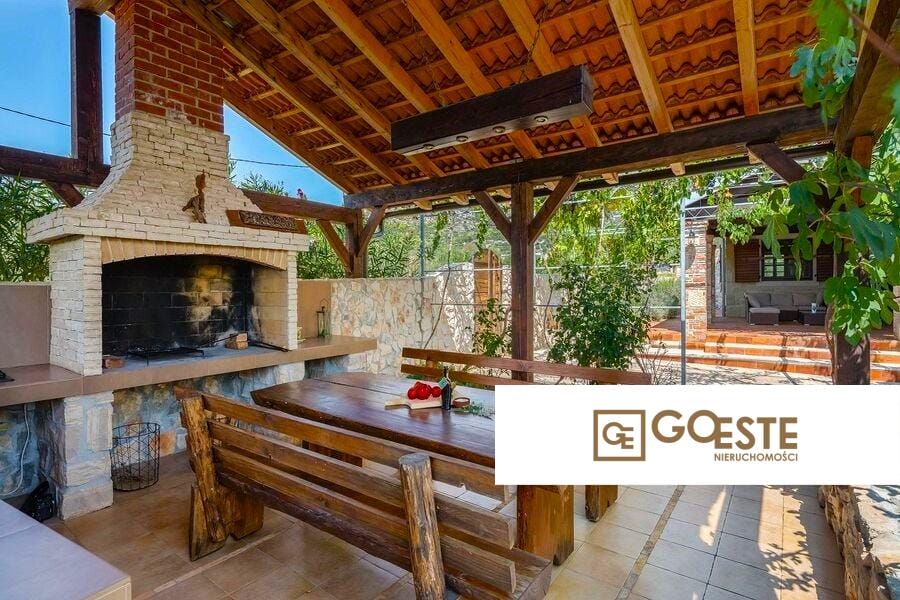 Dalmatyńska posiadłość z basenem i gajem oliwnym - REF ID: 2021/235 w Trogir Chorwacja Trogir Dalmatian Estate For Sale