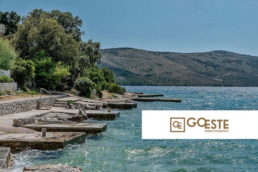 Dom wolnostojący z widokiem na morze - REF ID: 2030/43 w Trogir Chorwacja Trogir House With Sea View For Sale
