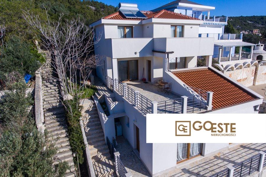 Dom w pierwszym rzędzie do morza - REF ID: 2031/67 w Trogir Chorwacja Trogir Area Villa By The Sea For Sale