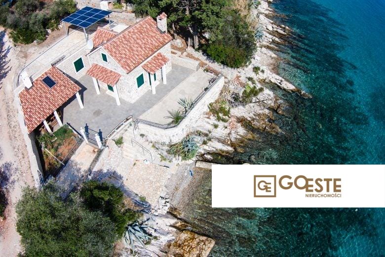 Piękny kamienny dom nad morzem, na sprzedaż - REF ID: 4575/30 w Hvar Chorwacja Hvar Stone House For Sale By The Sea