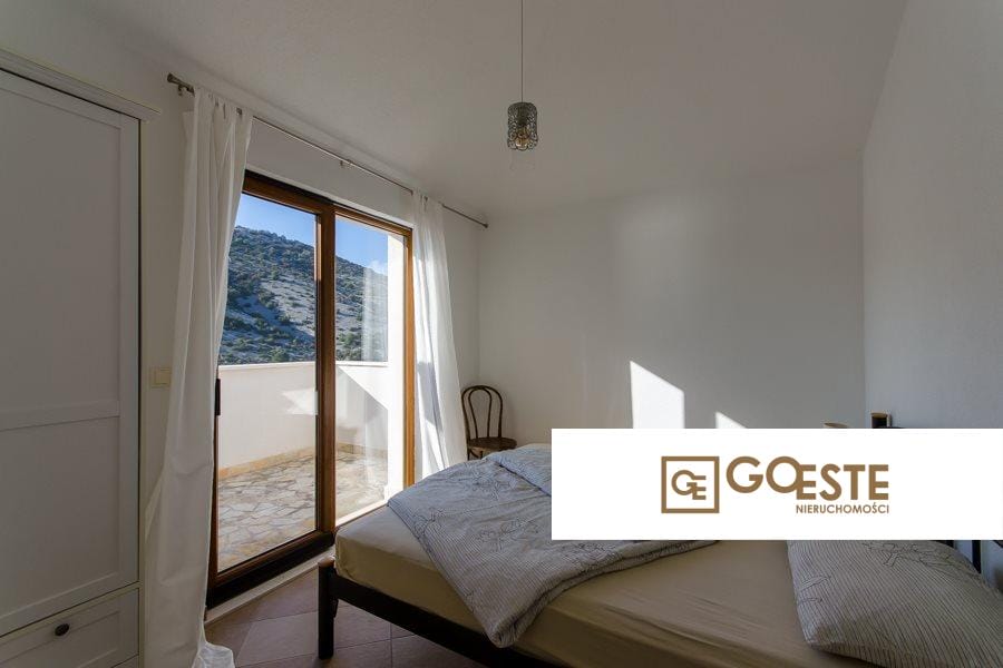 Dom w pierwszym rzędzie do morza - REF ID: 2031/67 w Trogir Chorwacja Trogir Area Villa By The Sea For Sale