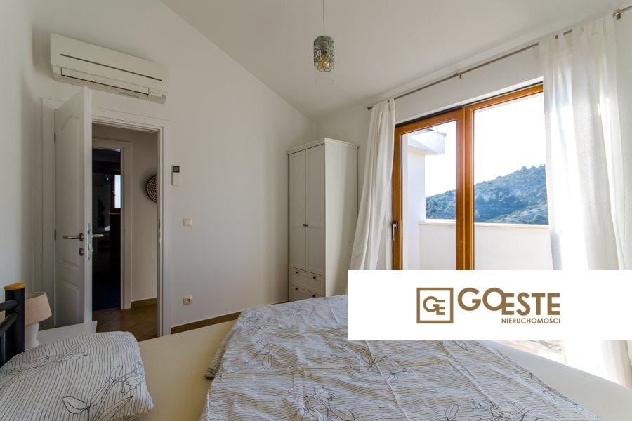 Dom w pierwszym rzędzie do morza - REF ID: 2031/67 w Trogir Chorwacja Trogir Area Villa By The Sea For Sale
