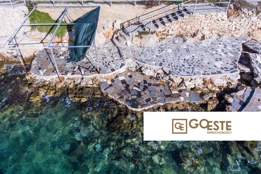 Dom w pierwszym rzędzie do morza - REF ID: 2031/67 w Trogir Chorwacja Trogir Area Villa By The Sea For Sale