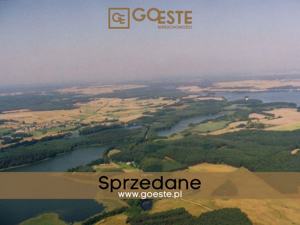 Działka z linią brzegową jeziora