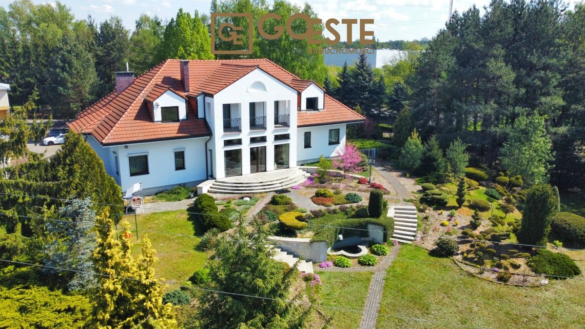 Luksusowa Rezydencja z Parkową Działką i Stawem - Łazy pod Warszawą