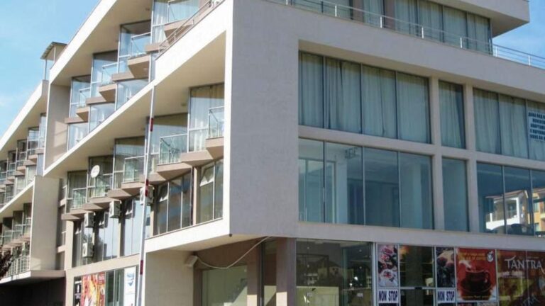 Przytulne studio 35 m2 z jedną sypialnią w Słonecznym Brzegu  GoESTE Nieruchomości 19fbe47e57b29d97acd5771393e8dbfb