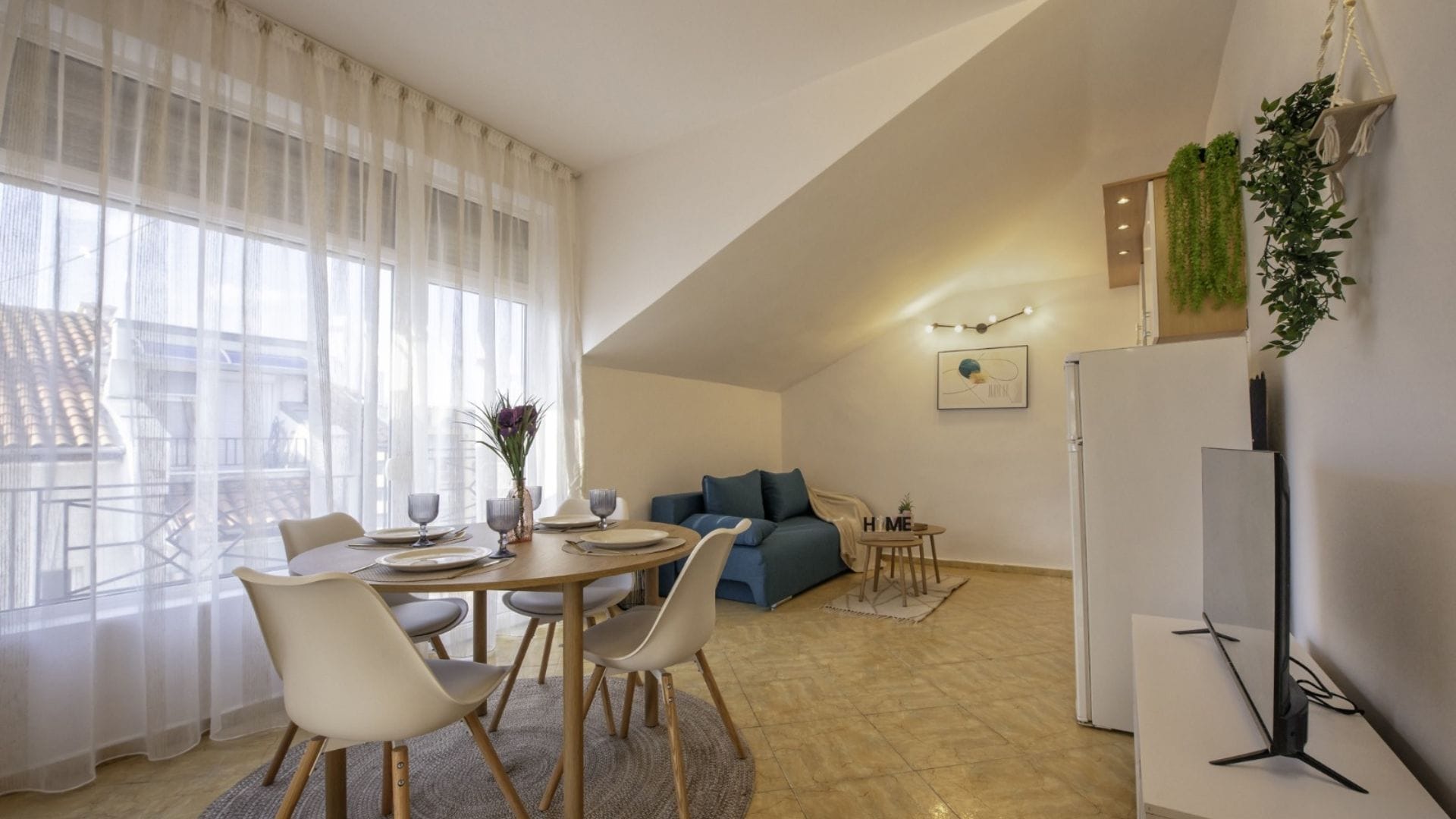 Dwupokojowe mieszkanie z przestrzenią 55 m2 w Słonecznym Brzegu  GoESTE Nieruchomości 29705080a19a2921f53452a8e9db0c04