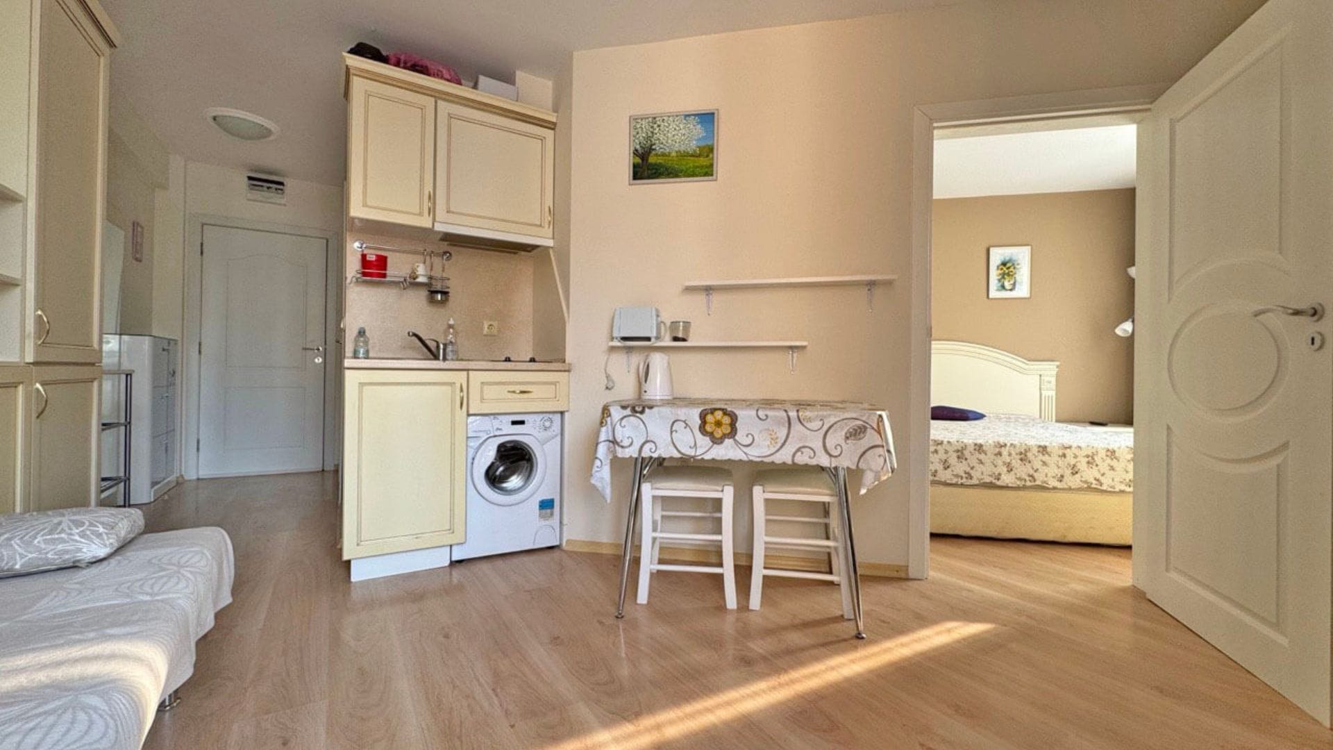 Dwupokojowe mieszkanie na Słonecznym Brzegu o powierzchni 50 m2 GoESTE Nieruchomości 67e9224b0399a16867af278c74884efd