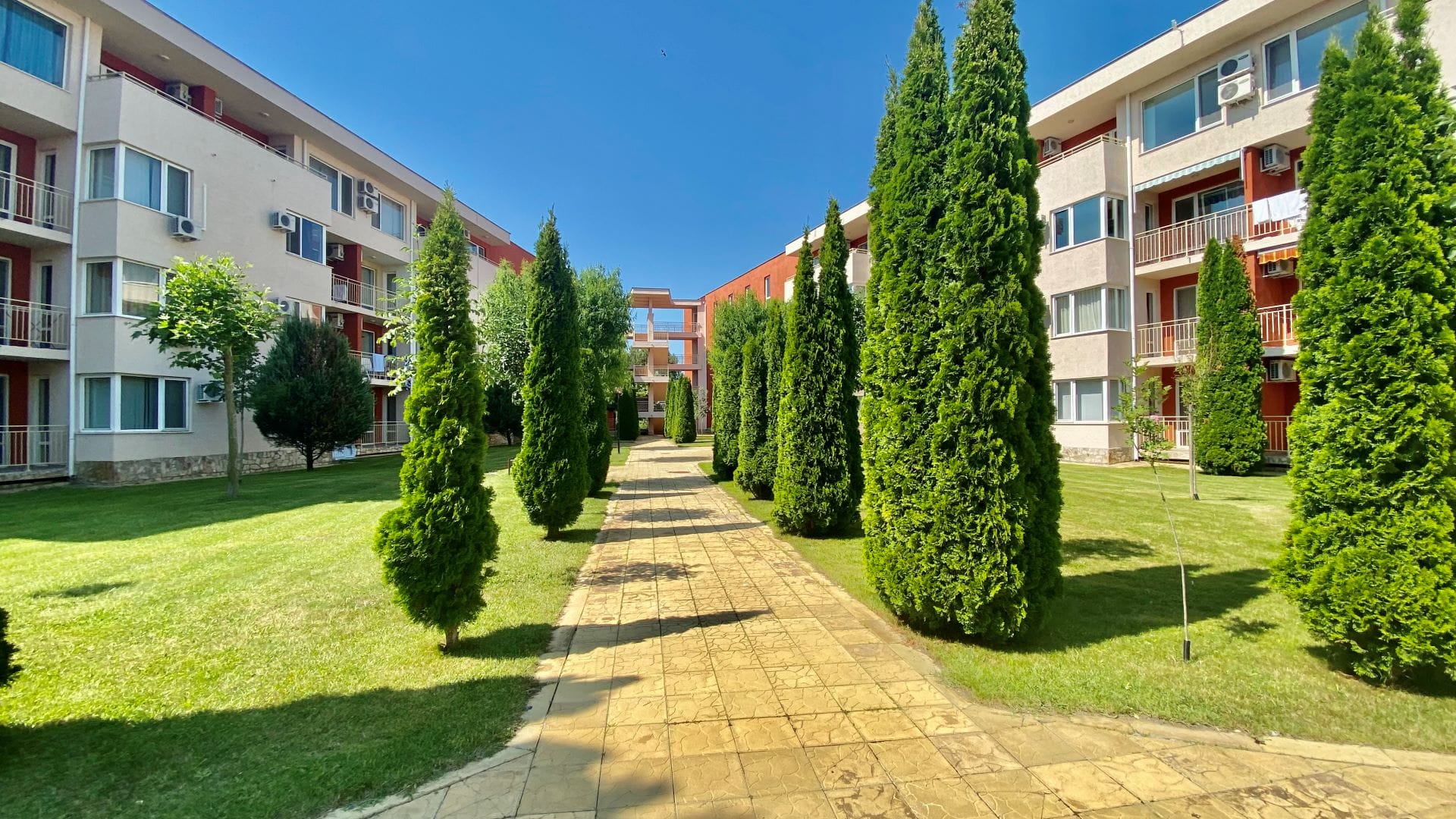 Dwupokojowe mieszkanie o powierzchni 57 m2 w Słonecznym Brzegu GoESTE Nieruchomości B633633e03398ba9a9b8095aeb7e95e7