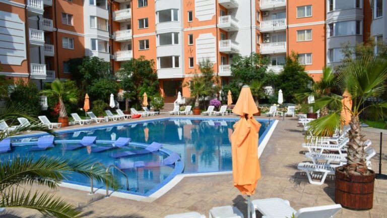 Przestronny apartament z trzema sypialniami w Słonecznym Brzegu 115 m2  GoESTE Nieruchomości D4cd8cccbe4f768b2ea224ac55743187